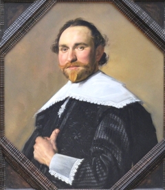 Portrait of a man in 8 sided frame by Frans Hals