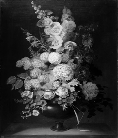 En vase med blomster by Cladius Detlev Fritzsch